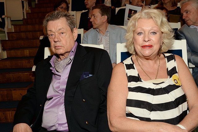 Николая Караченцова после ДТП перевели в НИИ Склифосовского