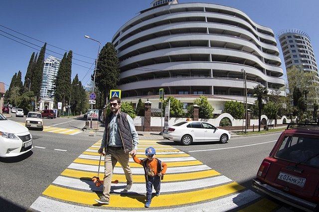 В России выросли штрафы за непропуск пешеходов