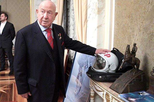 Легендарный космонавт Алексей Леонов скончался