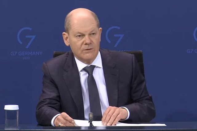 Шольц заявил, что готов налаживать отношения с «Россией без Путина»