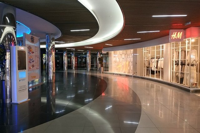 «Коммерсантъ» узнал о предоплате H&amp;M за флагманский магазин в Москве