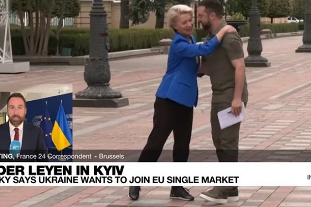 Блогеры уличили Зеленского в ношении женских кроссовок