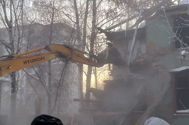 В Екатеринбурге начали сносить первый дом по программе КРТ