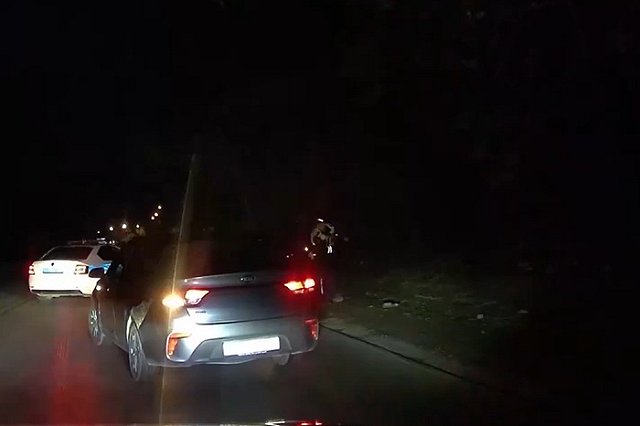 Под Екатеринбургом силовики устроили погоню за каршеринговым автомобилем