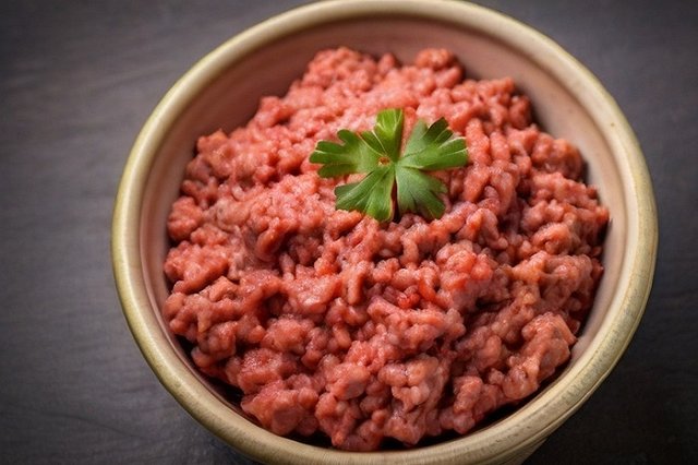 В фарше свердловского мясокомбината обнаружили бактерию сальмонеллы