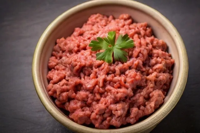 В фарше свердловского мясокомбината обнаружили бактерию сальмонеллы