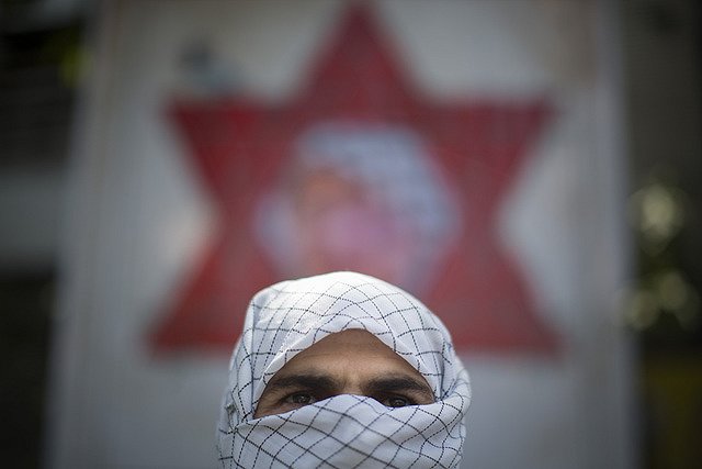 Дизайнеры из Бруклина придумали защищающий от гриппа шарф