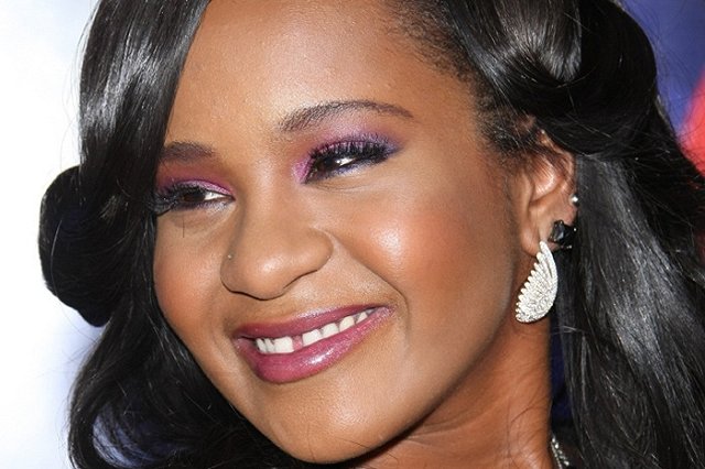 Дочь Уитни Хьюстон умерла после шести месяцев комы