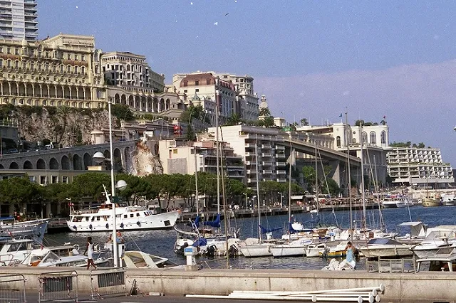 Пропавший совладелец Внешпромбанка находится в Монако