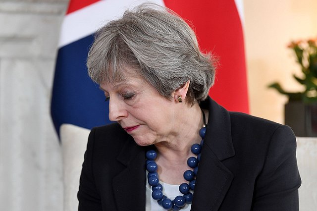 Великобритания отказалась бомбить Сирию без доказательств