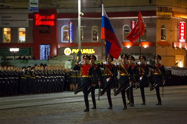 Роструд напомнил о графике праздничных выходных в мае