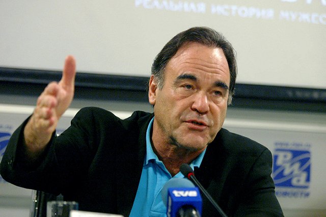 Режиссёр Оливер Стоун назвал США «империей зла», предрекая им участь СССР