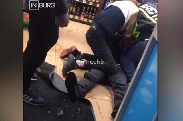 В Екатеринбурге покупатель напал на девушку-кассира