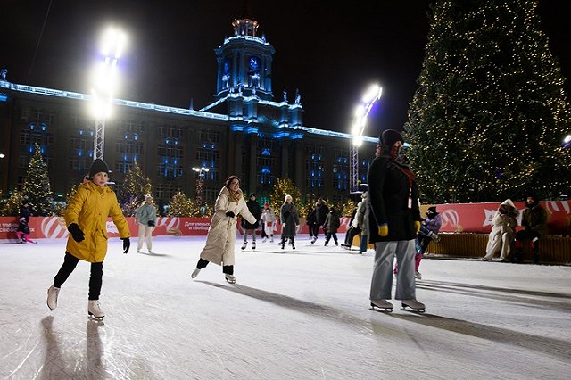 Встречаем Масленицу на коньках