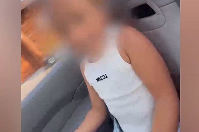 Потерявшиий в ДТП жену свердловский блогер ответил на критику за езду с непристёгнутым ребёнком