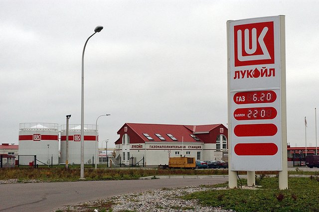 Замглавы «ЛУКойла» пытался убедить полицейских не трогать его сына