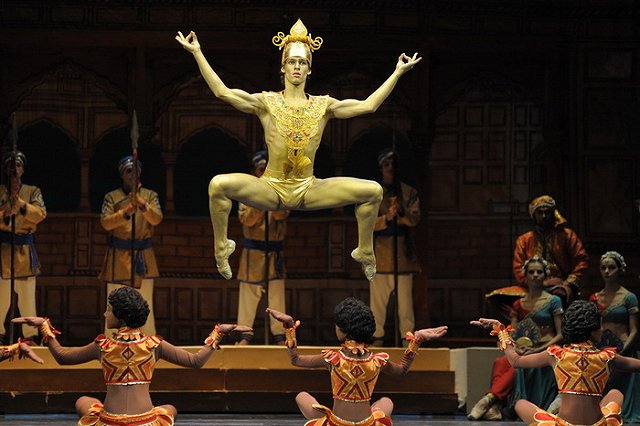 Екатеринбург «переманил» лучшую солистку Челябинского театра оперы и балета