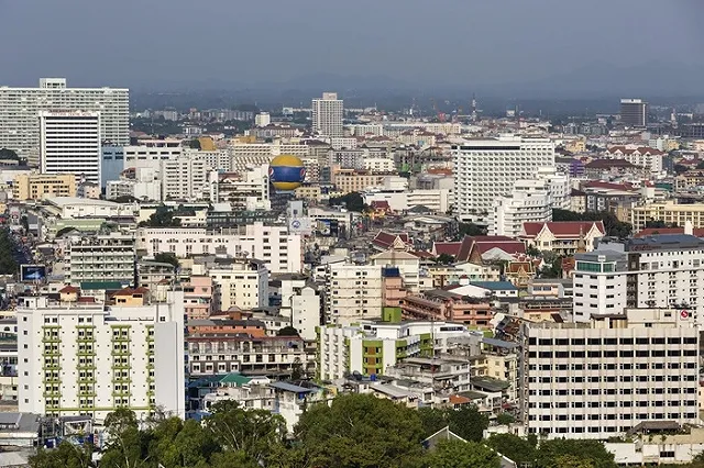 В Таиланде российская туристка выпала с 27-го этажа