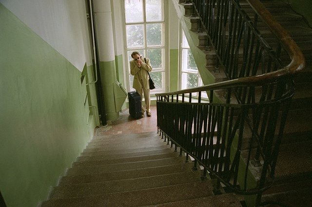 Курильщикам запретят дымить возле подъездов жилых домов