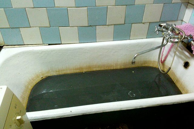 На Урале мать заперла детей в антисанитарных условиях