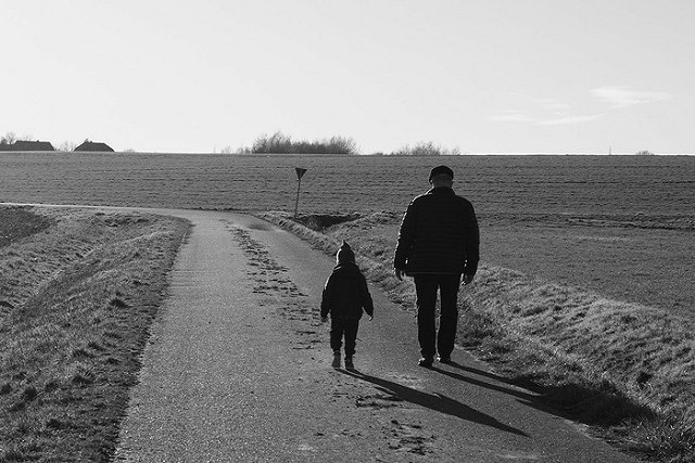 В Свердловской области дед-уголовник изнасиловал внучку