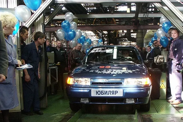 «АвтоВАЗ» выпустил самую дешевую Lada Priora