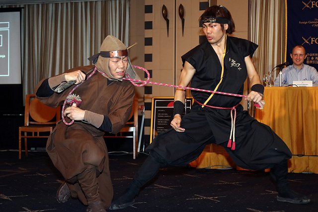 В Японии решили развивать туризм с помощью ниндзя