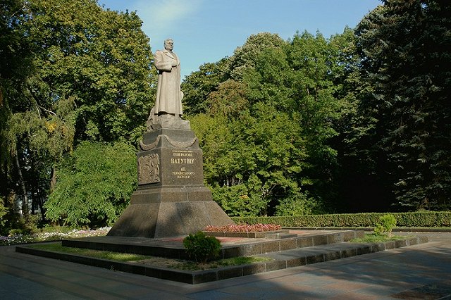 Петиция против проспекта Шухевича в Киеве набрала нужное число подписей