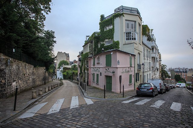 Назвавшийся сторонником ИГ захватил заложников в супермаркете во Франции