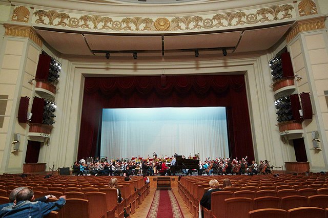 Директор филармонии: в ближайшее время начнется работа с жильцами