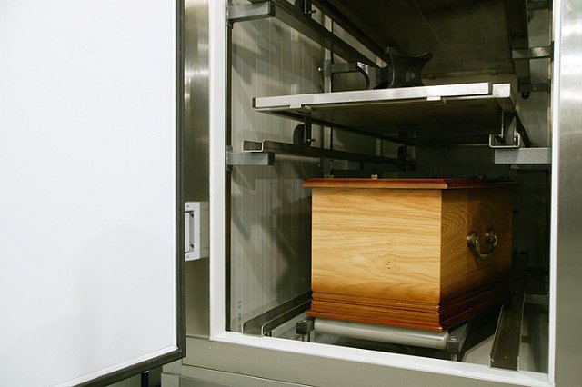 Начальника уголовного розыска столичного ОМВД уволили за селфи в морге