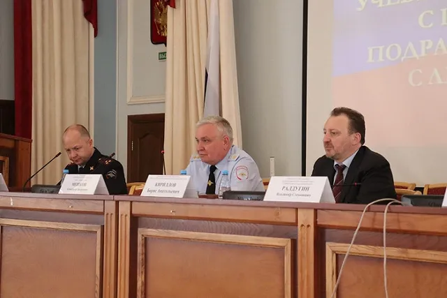 Глава ГУ МВД Мешков пообещал разобраться с группировкой «Четырехсотые»