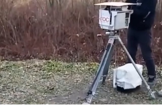 В Полевском водитель напал на оператора камеры-треноги