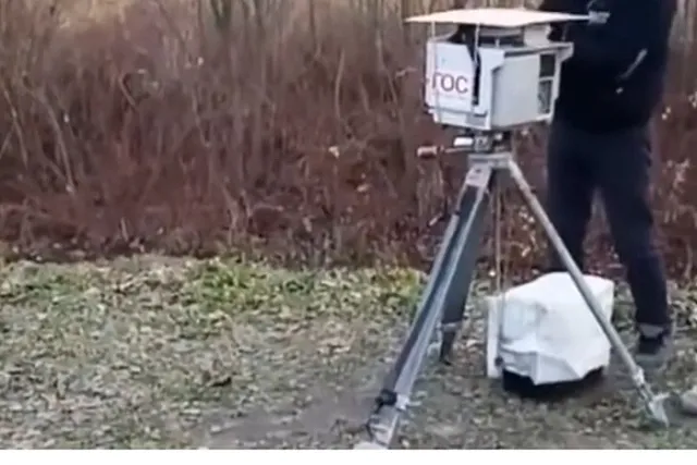 В Полевском водитель напал на оператора камеры-треноги