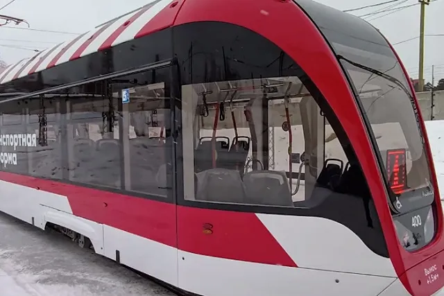 В Екатеринбурге трамвай «Львенок» начал ходить по маршруту №15