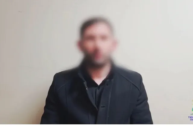 В Тюмени таксиста задержали за кражу пирогов у отменившего поездку пассажира