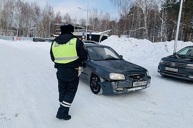 В Заречном водитель легковушки сбил 13-летнего подростка, выскочившего на дорогу