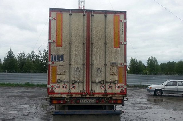 Водителя, пытавшегося уйти от полиции на тягаче, арестовали на десять суток