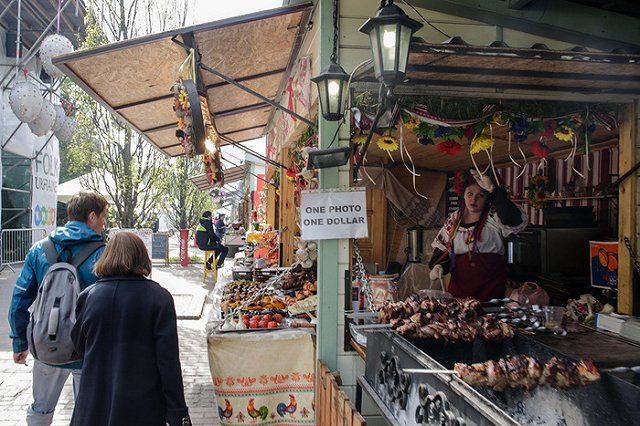 Украинцы тайно уезжают в Россию строить Керченский мост и объекты ЧМ-2018