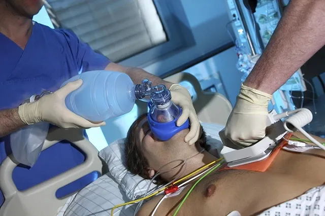 Спасавшая детей в пермской школе учительница получила 17 ножевых ранений