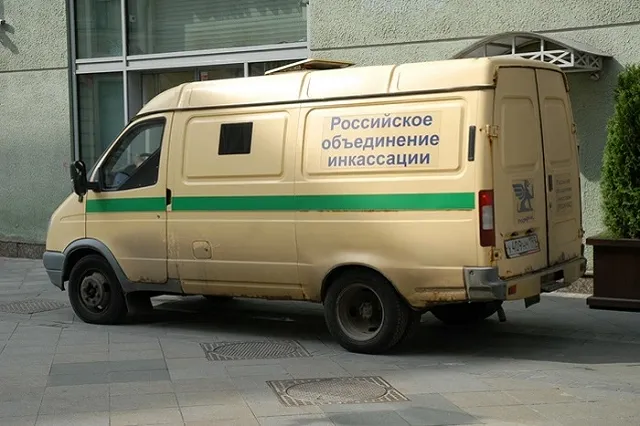 Ежедневно уральские инкассаторы перевозят почти 55 тонн ценностей