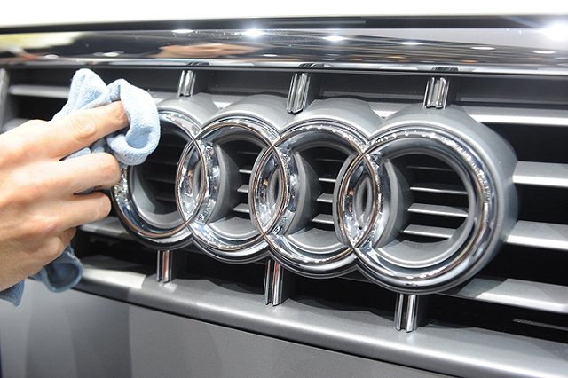 Сегодня ночью в Екатеринбурге горел автомобиль Audi