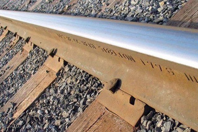 На перегоне, где с рельсов сошел состав с углем, восстановили движение