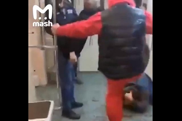 Бастрыкин поручил наградить избитого в московском метро мужчину