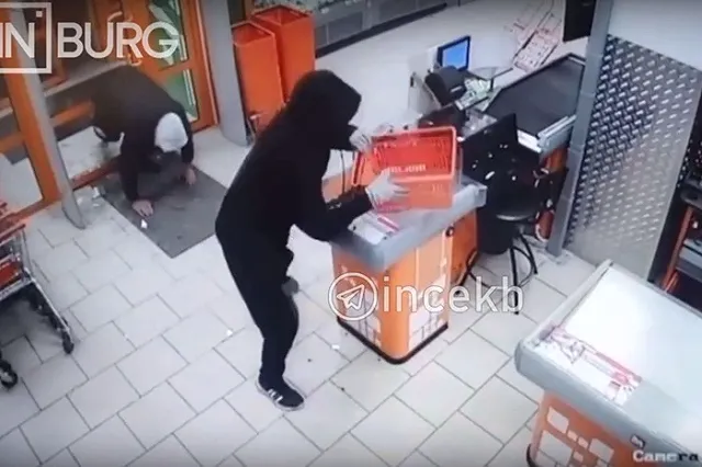 В Екатеринбурге неизвестные украли из «Верного» сигарет на 60 тысяч рублей