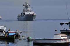 Иран решил отправить военные корабли к морской границе США