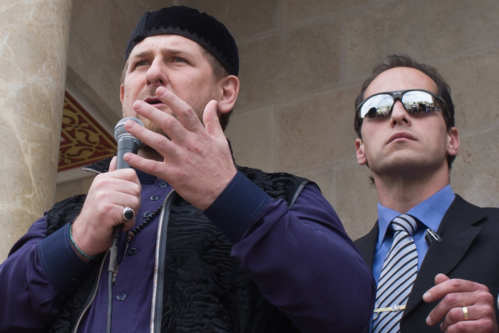 Кадыров пригласил всех на свадьбу полицейского начальника и 17-летней девушки