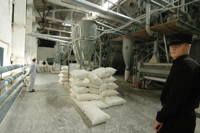 Троих тюремщиков отравили под арест по делу о пытках в ярославской колонии