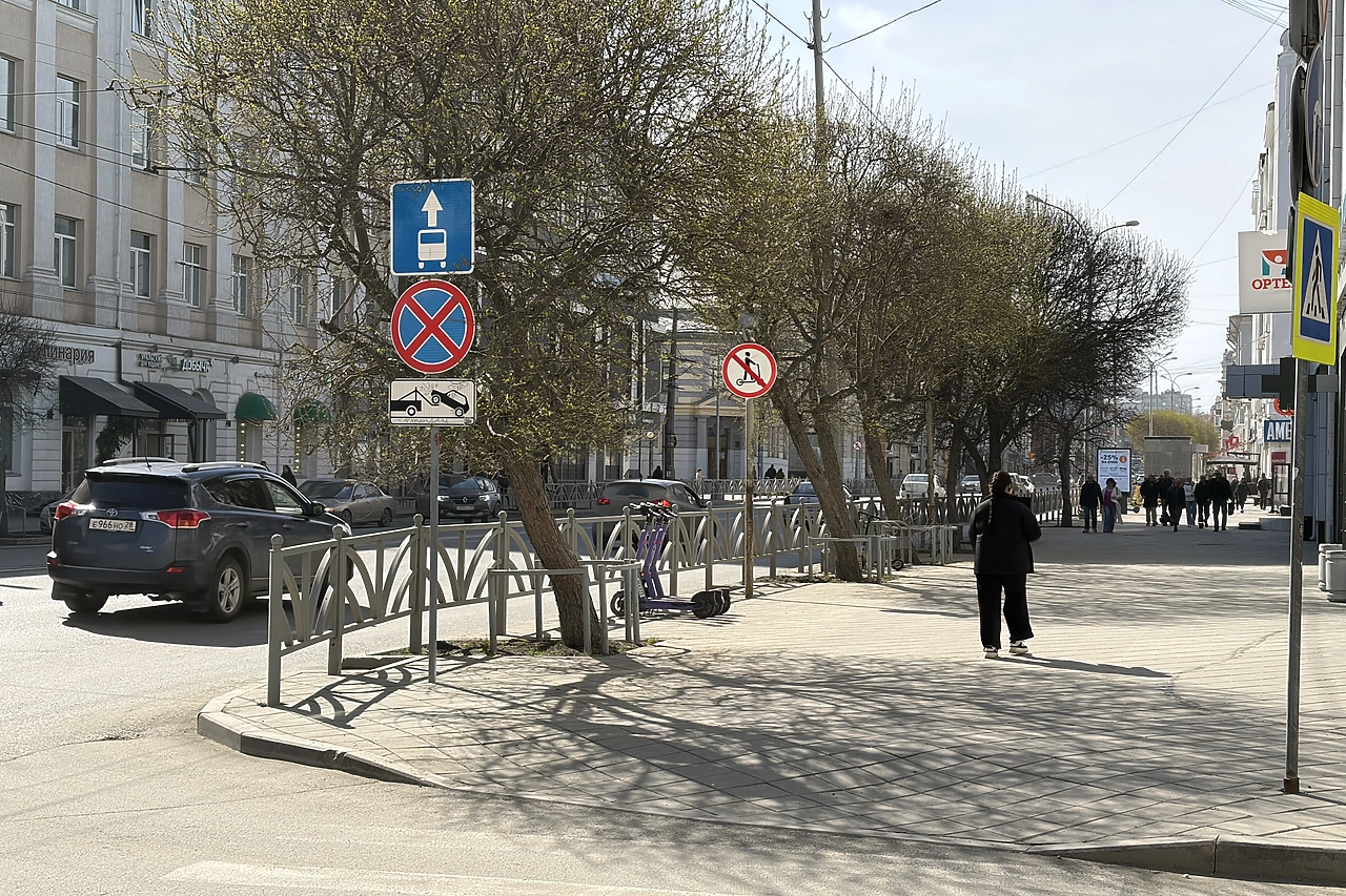 В Екатеринбурге запретили кататься на электросамокатах в центре?