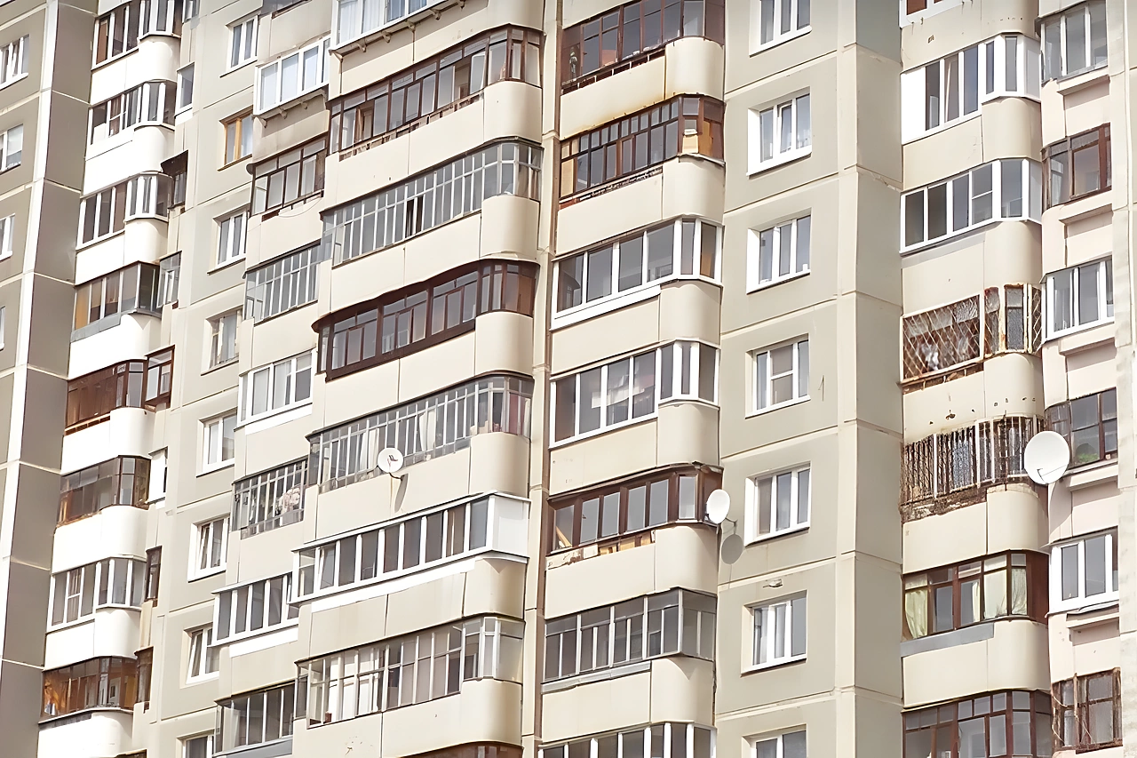 В многоэтажном доме на ВИЗе произошел пожар